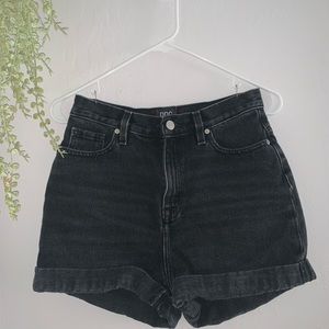 BDG High-Waisted Mom Short